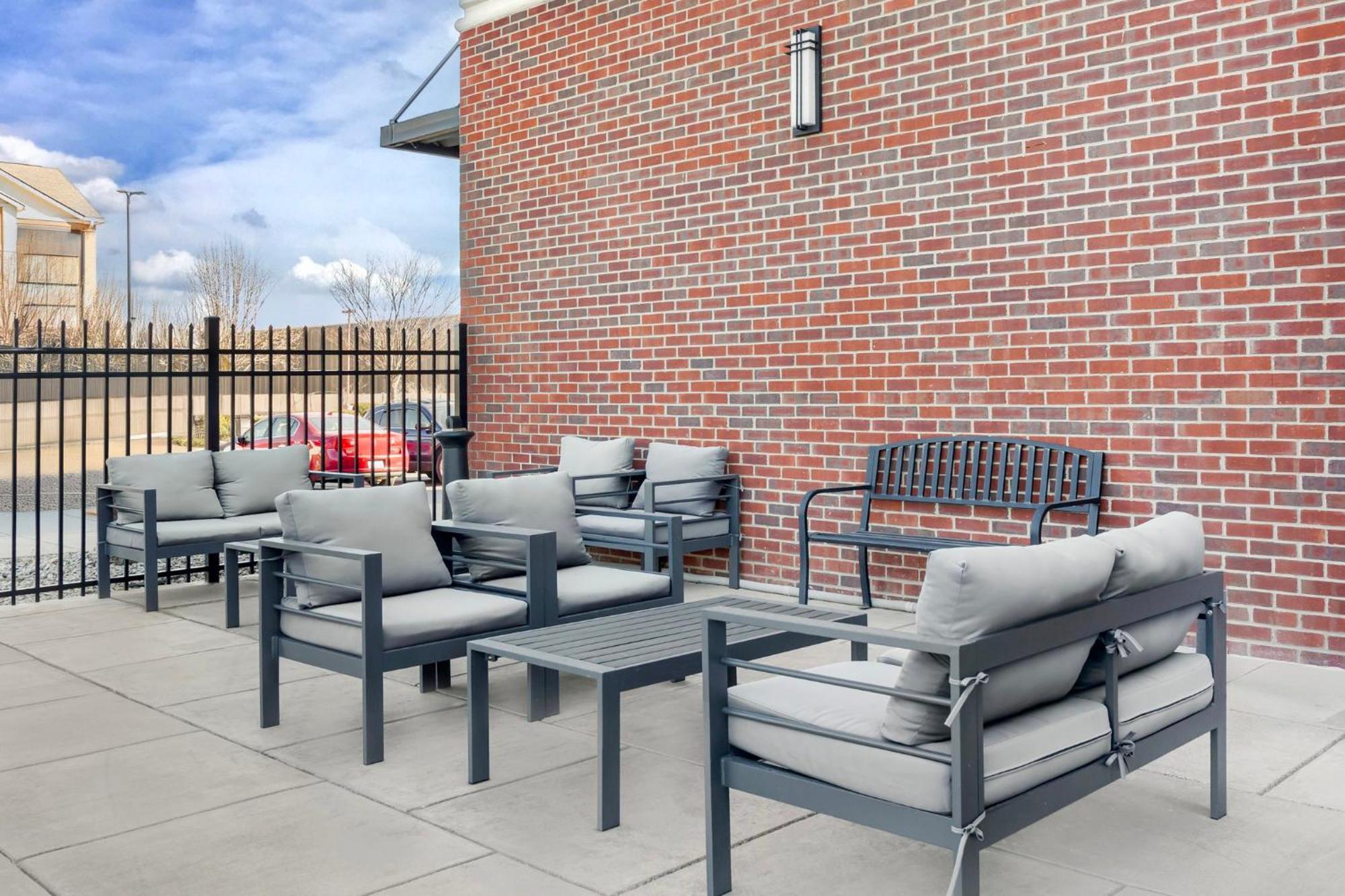 Holiday Inn Louisville Airport South By Ihg Εξωτερικό φωτογραφία